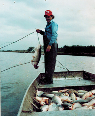 best fishing net material Dyneema Netting VS Nylon Fishing Net: A Pro Buying Guide